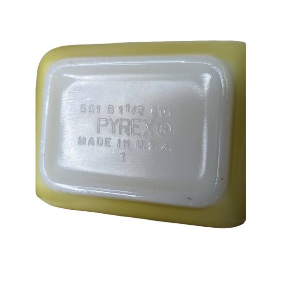 Set of 2 Vintage Pyrex yellow green fridgies 501 B 1 1/2 cup PYREX USA Made - Picture 3 of 13